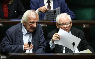 Prezes PiS Jarosław Kaczyński oraz wicemarszałek Sejmu Ryszard Terlecki na sali obrad Sejmu