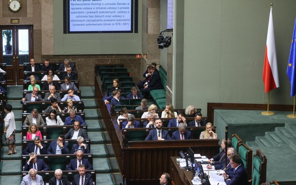 Sejm przyjął w piątek poprawki Senatu do nowelizacji ustawy o prawie autorskim i prawach pokrewnych.