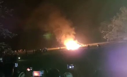 Indie: Katastrofa wojskowego samolotu. Piloci ranni