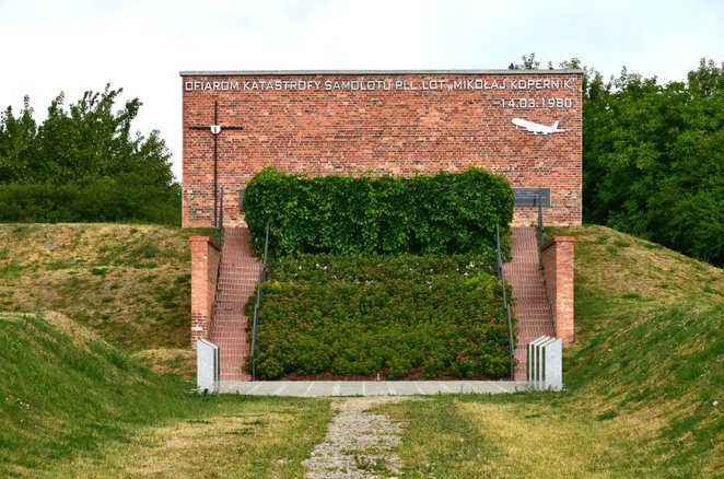 Miejsce katastrofy Iła 62 „Kopernik” upamiętnia pomnik