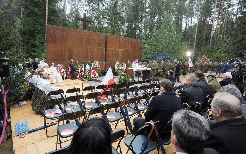 Msza święta w Katyniu w 2010 roku odprawiona po katastrofie Tu-154 M