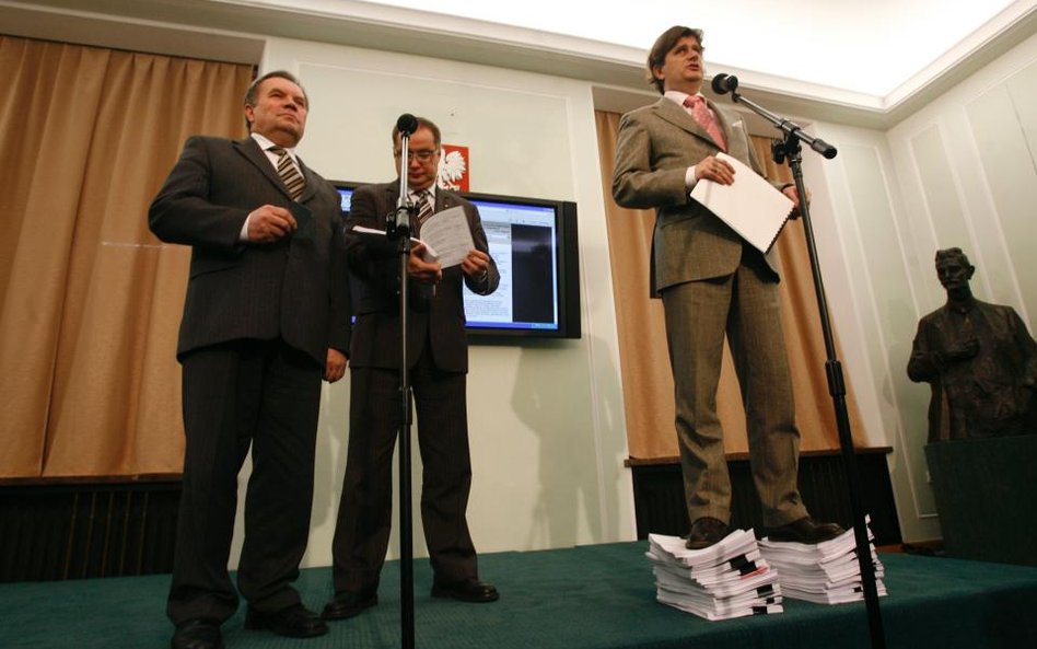 Jak ograniczyć biurokrację w Polsce? Rozwiązania szuka Platforma Obywatelska