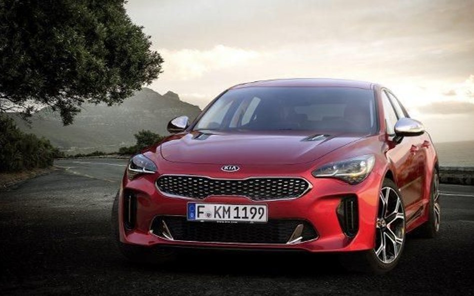 Kia Stinger ma pokazać dokąd teraz zmierza stylistyka koreańskiej firmy. Na zdjęciu model z silnikie