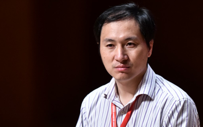 Chiny: Zmienił ludzki genom. Trafi na trzy lata do więzienia