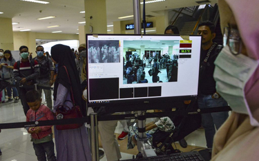 Tajlandia zacznie sprawdzać podróżnych z Chin. 14 zarażonych wirusem z Wuhan