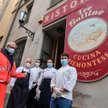 Spadek zakażeń we Włoszech. Rząd łagodzi obostrzenia