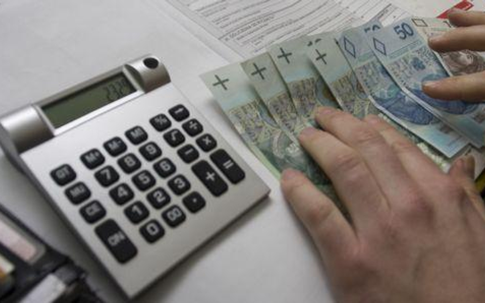 Podstawę wynagrodzenia dzielimy przez liczbę godzin z trzech miesięcy