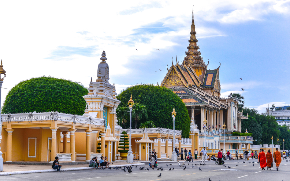 Elegancka architektura Pałacu Królewskiego w Phnom Penh, wzniesionego w 1860 r.