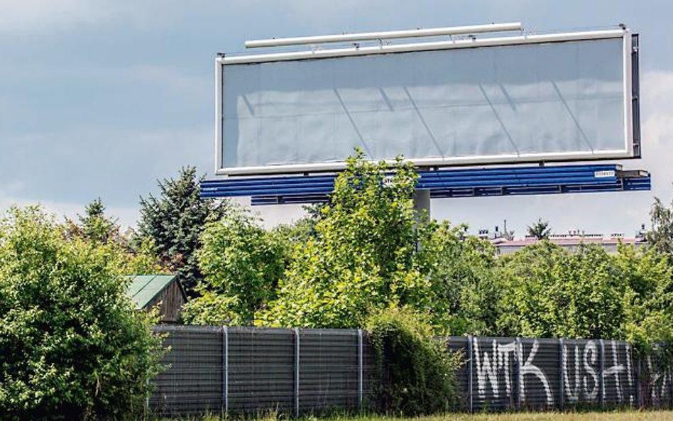 Podatek od reklamy: sezonowy bilbord z opłatą reklamową
