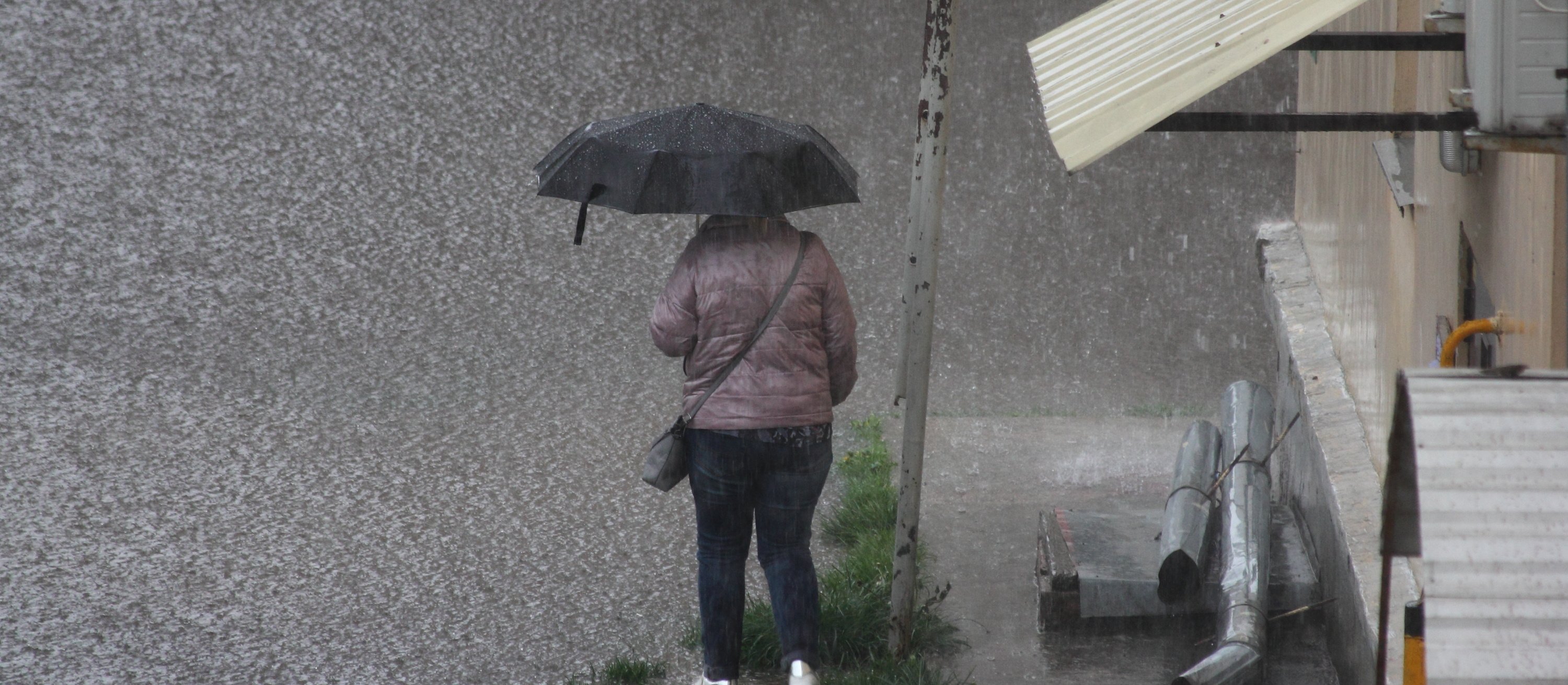 Ulewy, burze i wiatr nad Polską. IMGW wydał ostrzeżenia