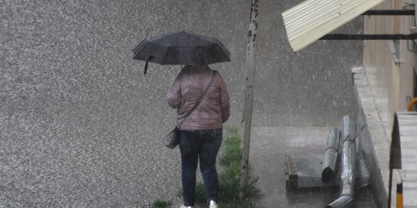 Ulewy, burze i wiatr nad Polską. IMGW wydał ostrzeżenia