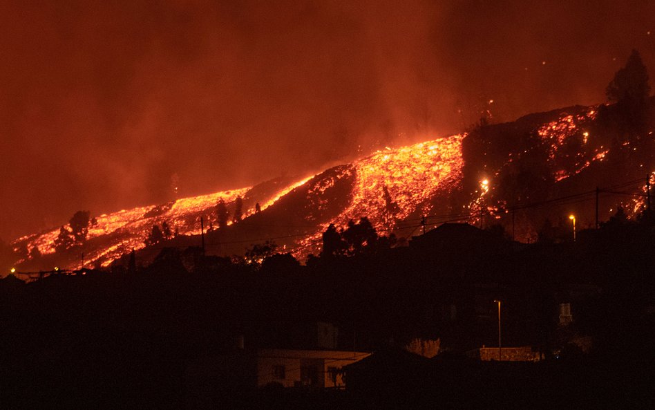 Rzeka lawy po erupcji wulkanu Cumbre Vieja na wyspie La Palma