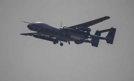 Dron TB-001