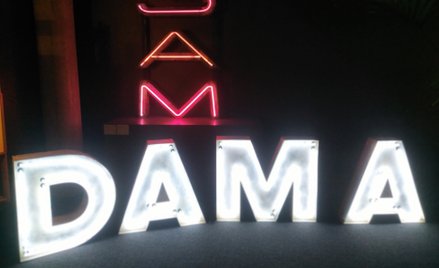 Neony „SAM” i „Dama” z lat 70.