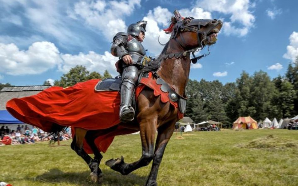 Rycerz znał ograniczenia, jakie na ciało nakładała zbroja