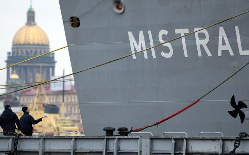 Francuski okręt "Mistral"