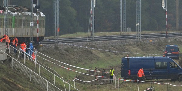 Akty dywersji na kolei. Są czerwone noty Interpolu wobec podejrzanych