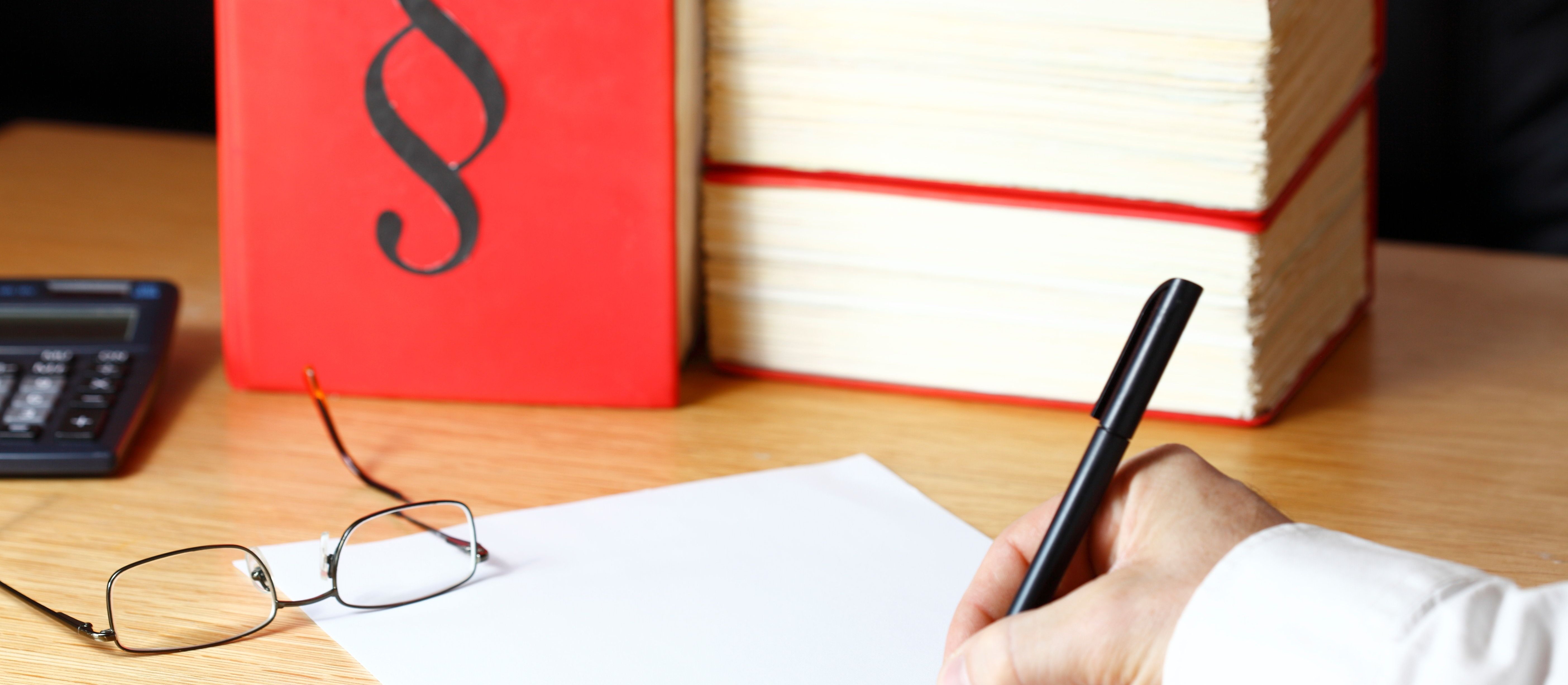 Хороший юрист не должен писать ни длинные, ни слишком короткие документы.