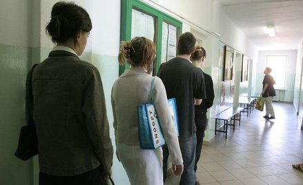 Firmy celowo nie zatrudniają stażystów