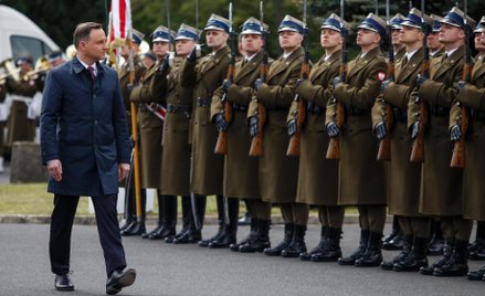 Prezydent awansuje oficerów wojska