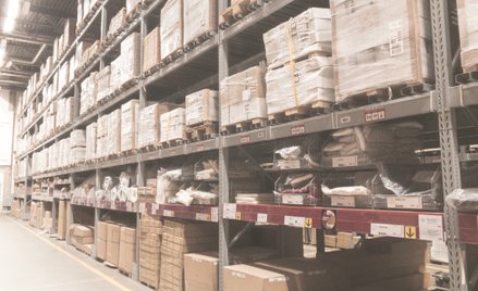 Z danych JLL wynika, że w latach 2019-2025 zasoby powierzchni magazynowej w Polsce wzrosły ponad dwu