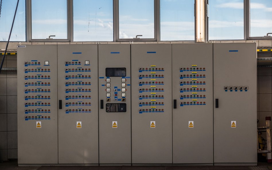 Panel sterowania lokalnego w hali głównej Grubej Kaśki. Pozwala na sterowanie automatyczne i ręczne.