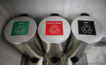 Sondaż: Polacy twierdzą, że segregują śmieci