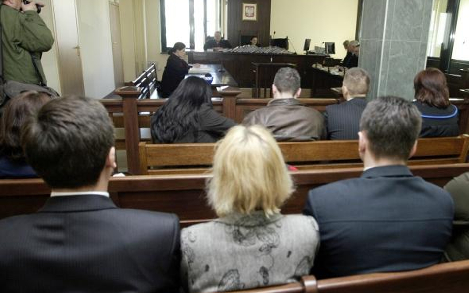 Mobbingujący powinien płacić za swoje zachowanie