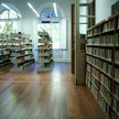To dyrektor kieruje biblioteką i reprezentuje ją na zewnątrz