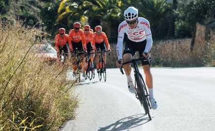 Grupa CCC Sprandi podczas treningu w Hiszpanii