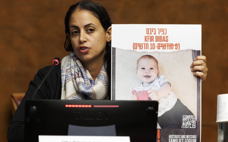Ofri Bibas Levy, siostra Yardena Bibasa podczas konferencji prasowej