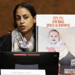 Ofri Bibas Levy, siostra Yardena Bibasa podczas konferencji prasowej