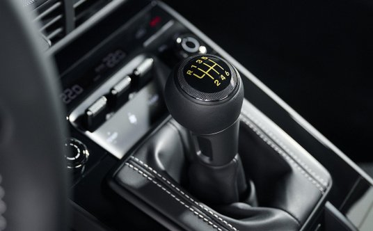 Opcja ręcznej skrzyni biegów w nowym Porsche 911 GT3