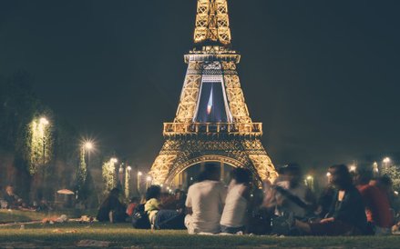 Po Danii ekspatrianci najkrócej pracują we Francji - przeciętnie 41 godzin tygodniowo.