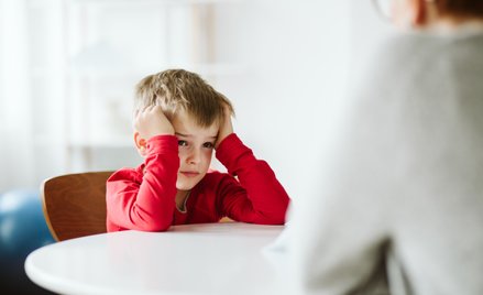 Do badania włączono 100 dzieci i nastolatków w wieku od 4,5 do 16 lat u których wcześniej potwierdzo