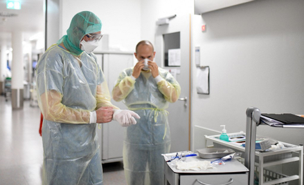 Niemcy kupili milion pigułek przeciw COVID-19 firmy Pfizer