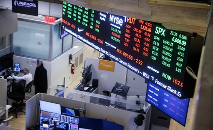 Średnia prognoz analityków i projekcji spółek, zebranych przez firmę badawczą FactSet, wskazuje, że 