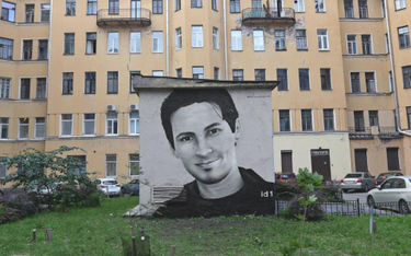 Grafitti z portretem Pawła Durowa na jednym z moskiewskich podwórek