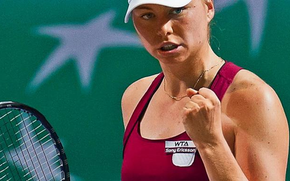 Zwonariowa poprawiła bilans spotkań z Karoliną Woźniacką na 5-4