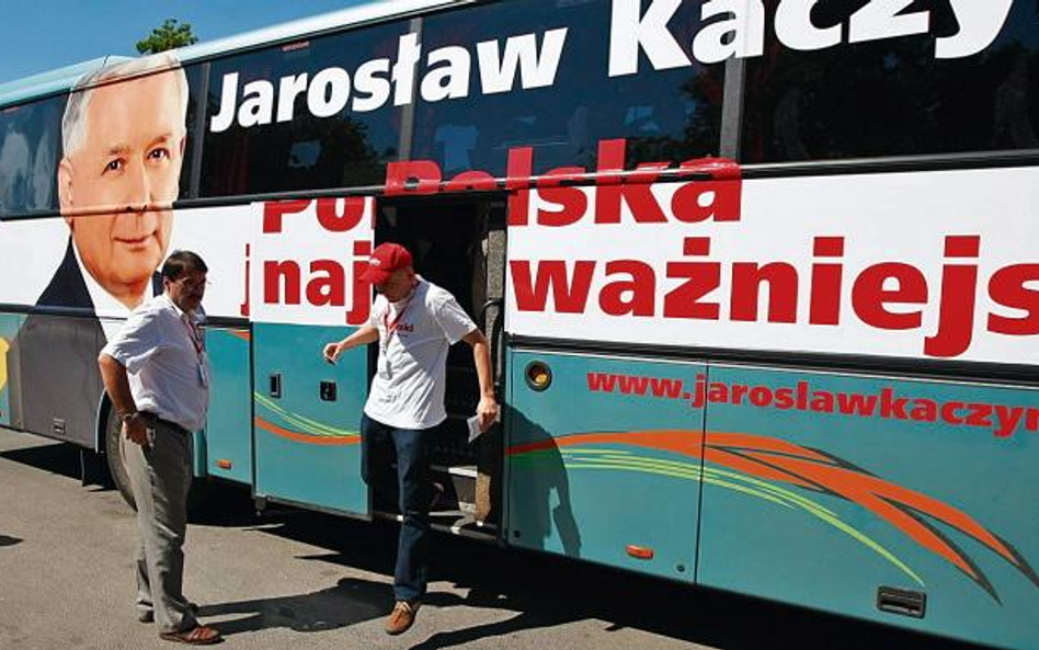 Politycy PiS będą jeździć do wyborców autobusami, podobnie jak podczas ostatniej kampanii prezydenck