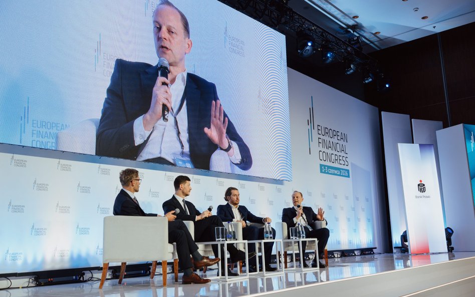 Uczestnicy debaty poświęconej rozwojowi e-commerce podczas Europejskiego Kongresu Finansowego w Sopo
