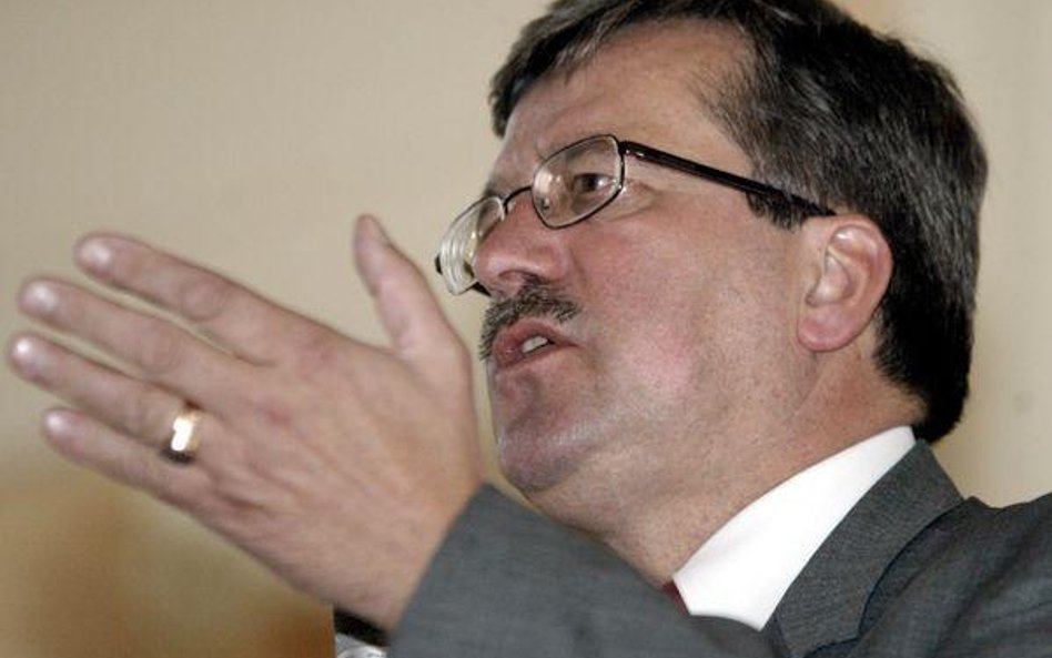 Komorowski zapowiada projekt noweli ustawy o wykonywaniu mandatu parlamentarzysty