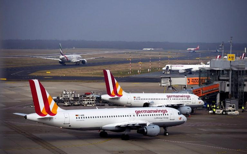 Samoloty Germanwings na płycie lotniska w Duesseldorfie