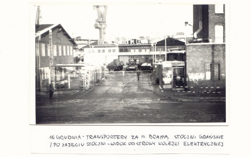 16 grudnia do Stoczni Gdańskiej im. Lenina wkroczyło wojsko wspomagane m.in. czołgami.