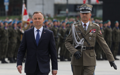 Prezydent Andrzej Duda i szef Sztabu Generalnego WP gen. Rajmund Andrzejczak