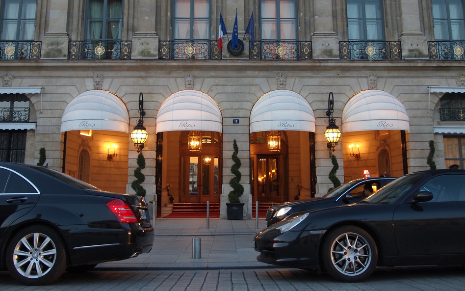 Paryski hotel Ritz przygotował kolekcję ubrań stworzoną wspólnie z amerykańską marką Frame.