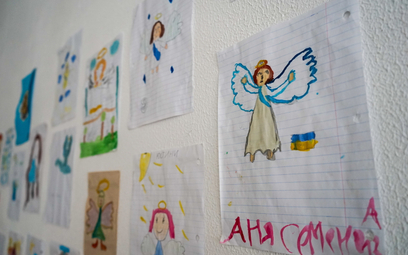 Rysunki dzieci uchodźców z ostrzeliwanych miast Ukrainy