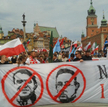 Demonstranci na Placu Zamkowym