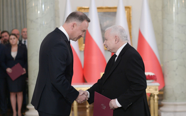 Prezes PiS Jarosław Kaczyński odebrał z rąk prezydenta Andrzeja Dudy nominację na stanowisko wicepre