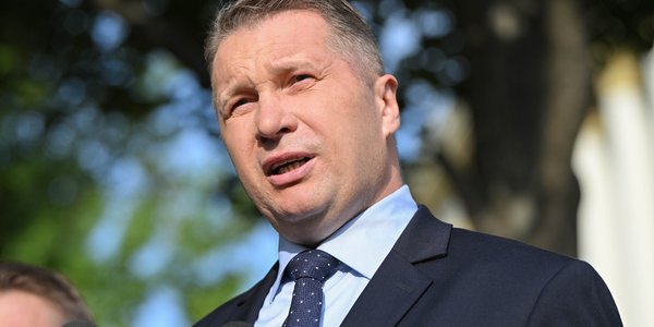Пшемыслав Чарнек отвечает Яну Роките в «Rz»: «Это просто билет на барбекю?»